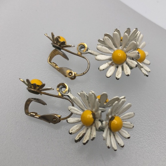 VTG Very Pretty Daisies Dangling Clip-ons - Picture 5 of 6